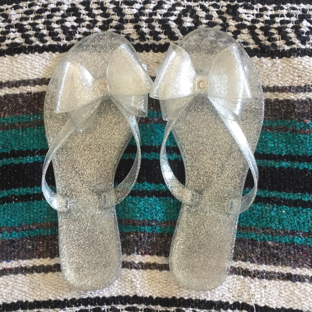 Clear jelly sandals with bows